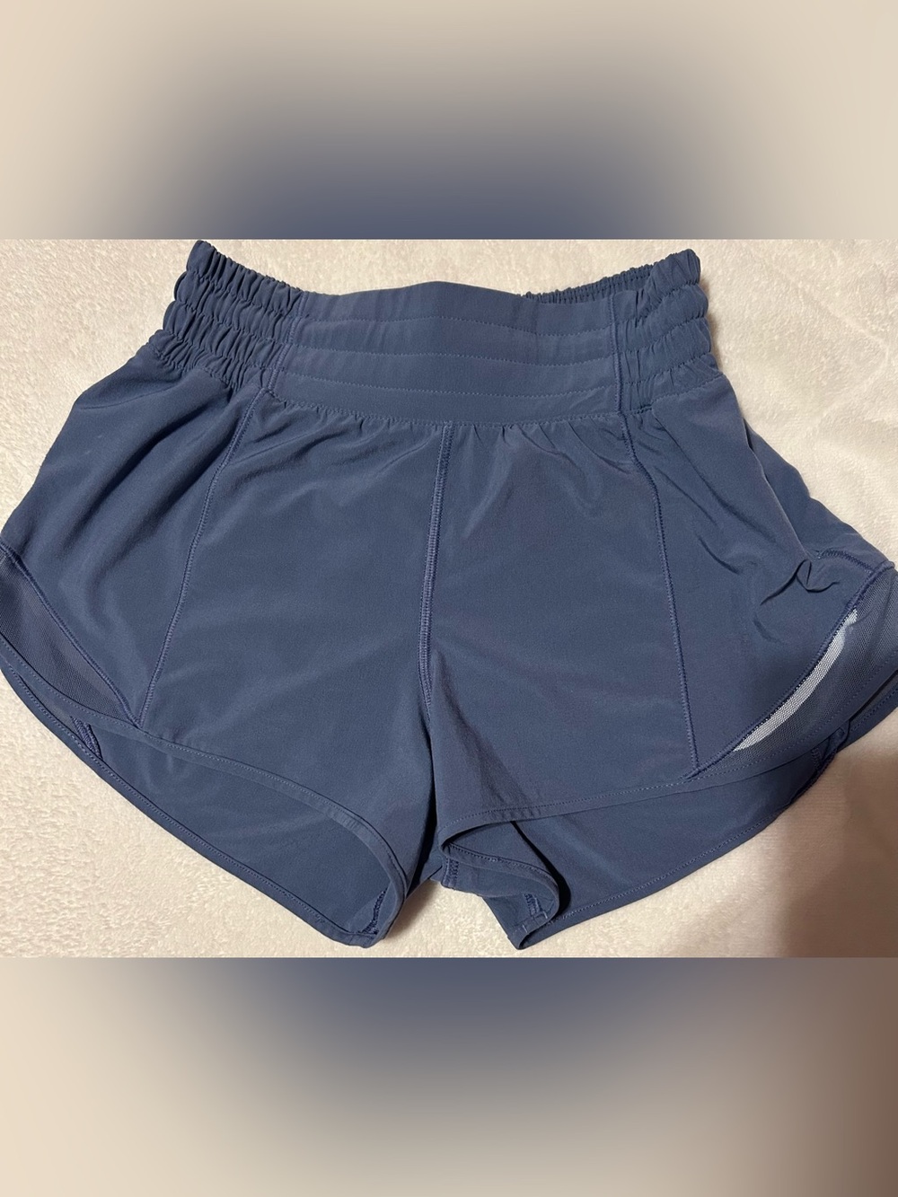 Lululemon Hotty Hot HR shorts -size 0 - oasis blue - 2.5”
